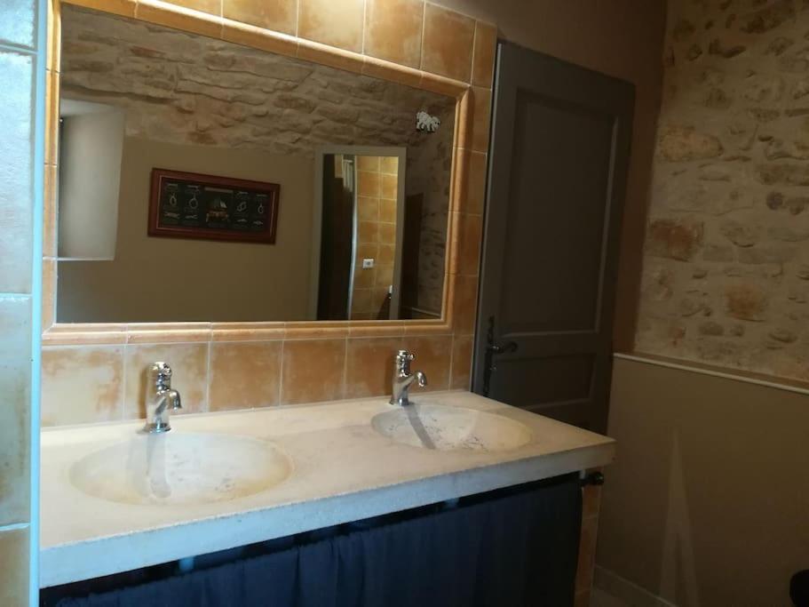 Gite De Charme 80 M², Piscine, Proche D'Uzes. Vezenobres Exterior photo