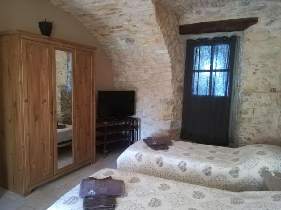 Gite De Charme 80 M², Piscine, Proche D'Uzes. Vezenobres Exterior photo