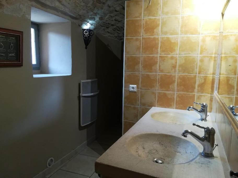 Gite De Charme 80 M², Piscine, Proche D'Uzes. Vezenobres Exterior photo